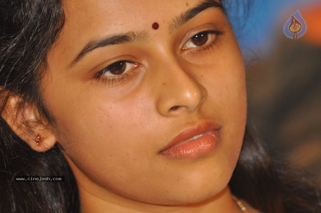 Sri Divya Stills - 34 / 53 photos