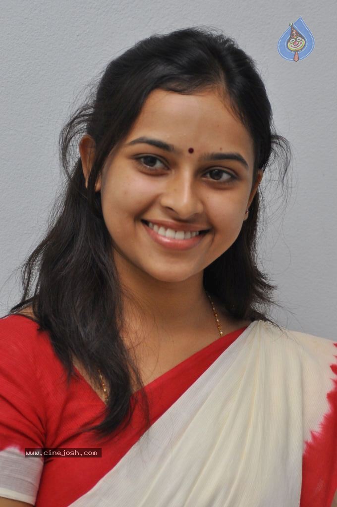 Sri Divya Stills - 39 / 53 photos