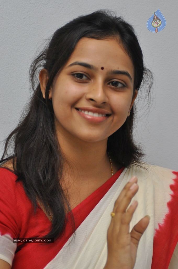 Sri Divya Stills - 44 / 53 photos