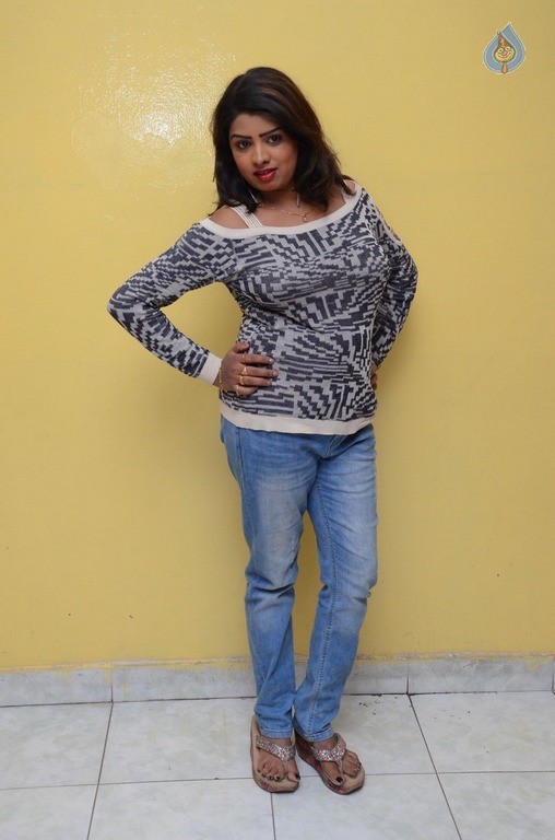 Sridevi New Actress Photos - 37 / 42 photos