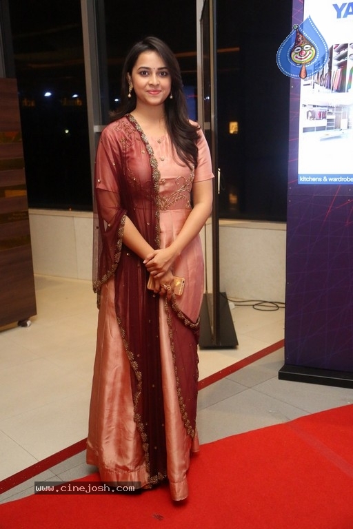 Sridivya Latest Photos - 15 / 21 photos