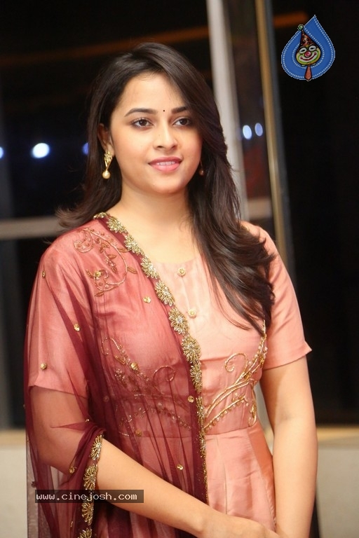 Sridivya Latest Photos - 17 / 21 photos