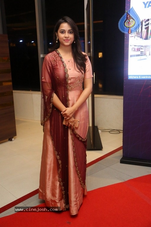 Sridivya Latest Photos - 18 / 21 photos