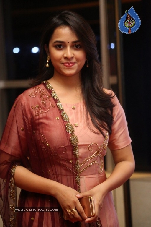 Sridivya Latest Photos - 19 / 21 photos