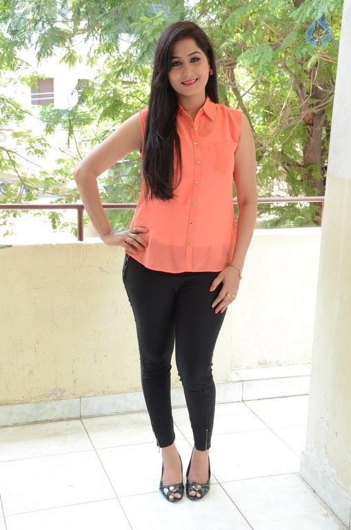 Srilatha New Gallery - 24 / 31 photos