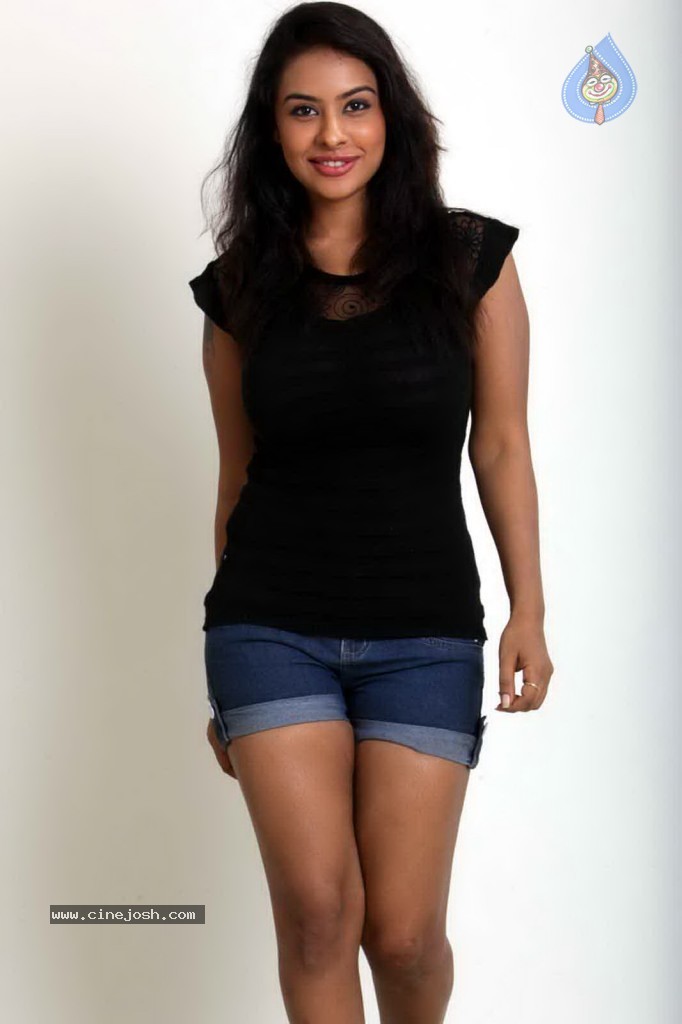 Srilekha New Hot Stills - 12 / 64 photos