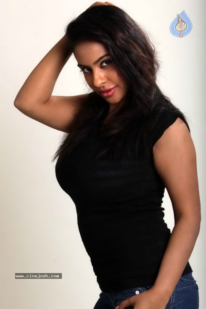 Srilekha New Hot Stills - 33 / 64 photos