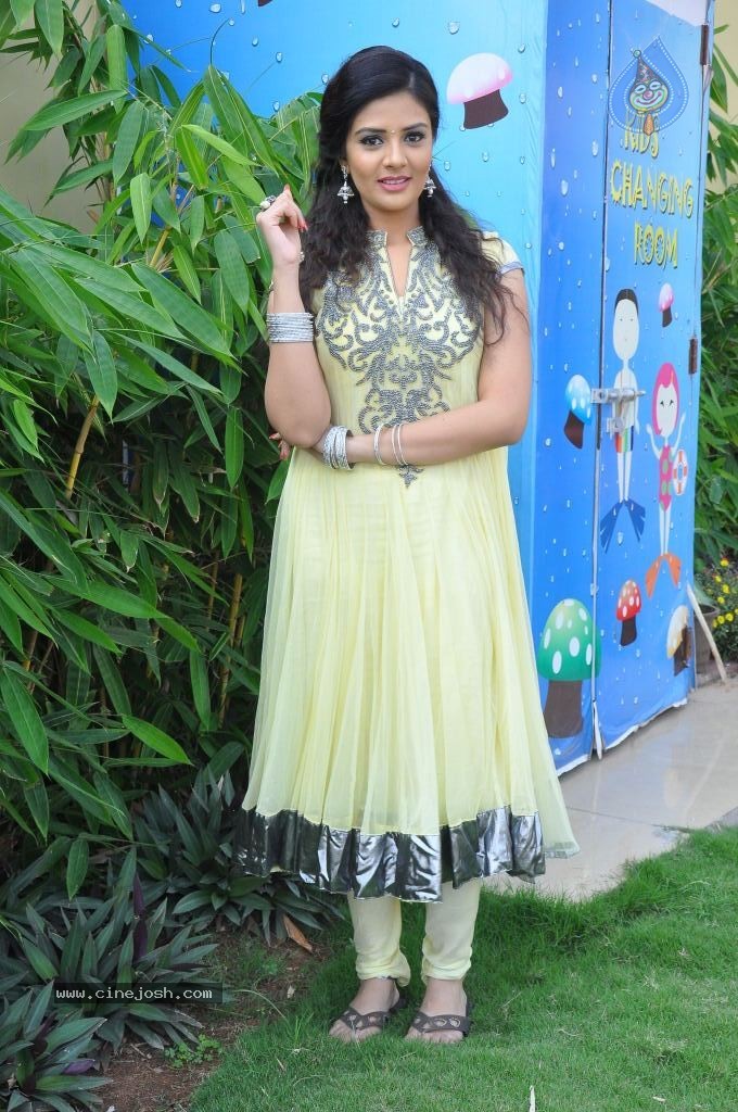 Srimukhi Latest Gallery - 6 / 59 photos