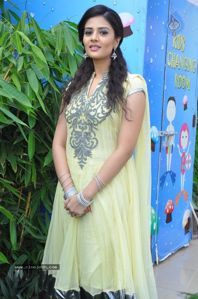 Srimukhi Latest Gallery - 16 / 59 photos