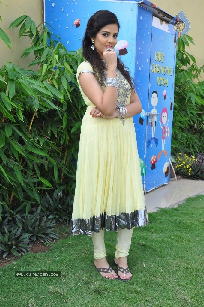 Srimukhi Latest Gallery - 48 / 59 photos