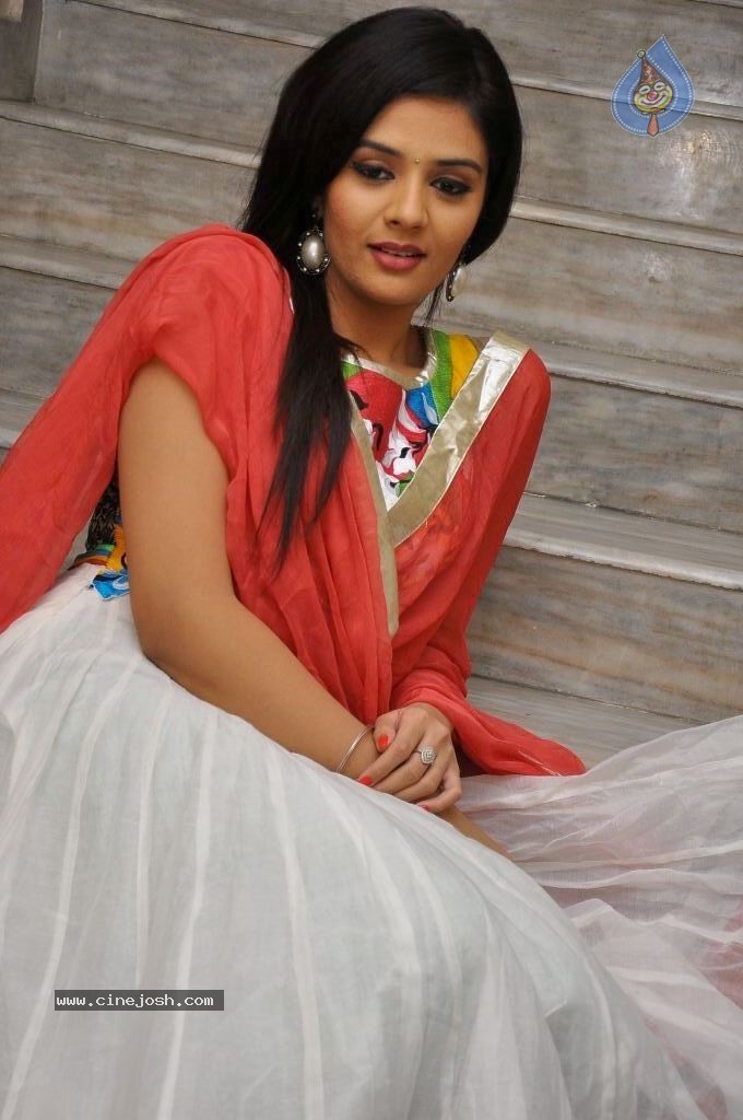 Srimukhi New Stills - 2 / 75 photos