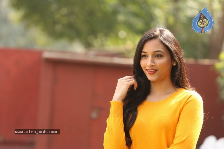 Srinidhi Shetty Photos - 10 / 20 photos