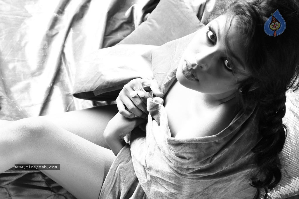 Srinikha Photos - 8 / 9 photos