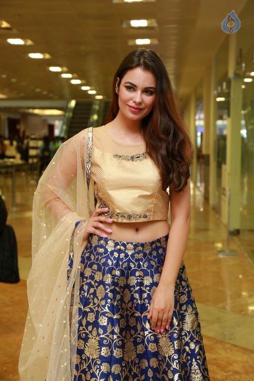 Srishti Rana Stills - 5 / 24 photos