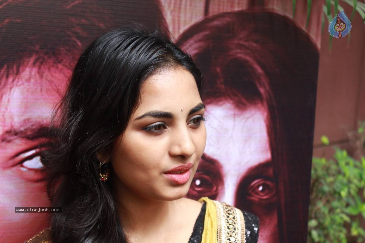 Srushti Dange Stills - 13 / 15 photos