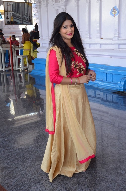 Sruthi New Photos - 19 / 21 photos