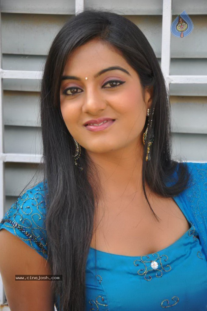 Sruthi New Stills - 35 / 38 photos