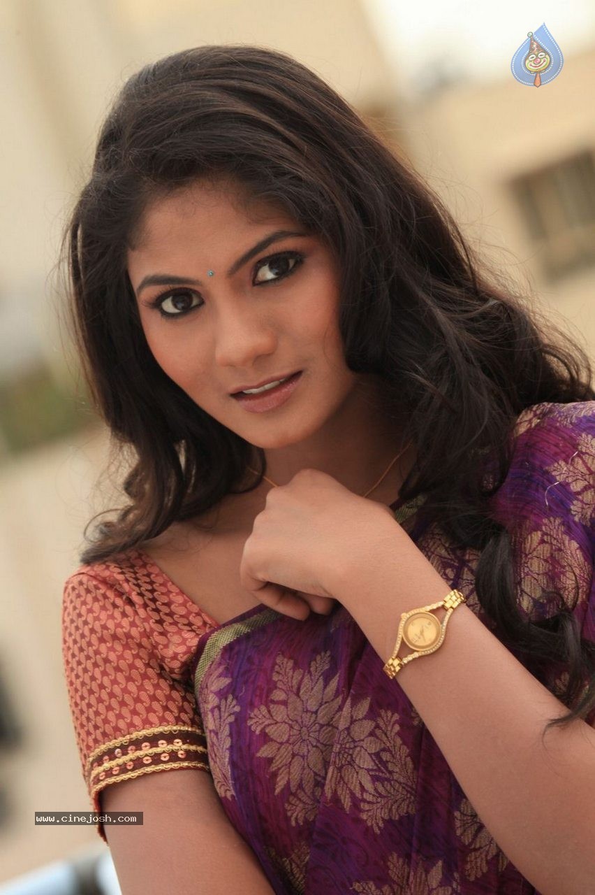 Sruthi Reddy New Stills - 35 / 38 photos
