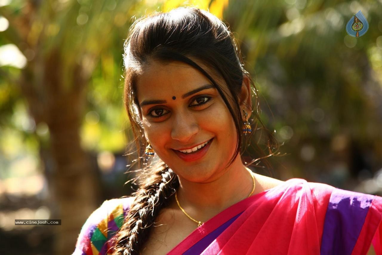 Sruthi Varma Latest Stills - 6 / 52 photos