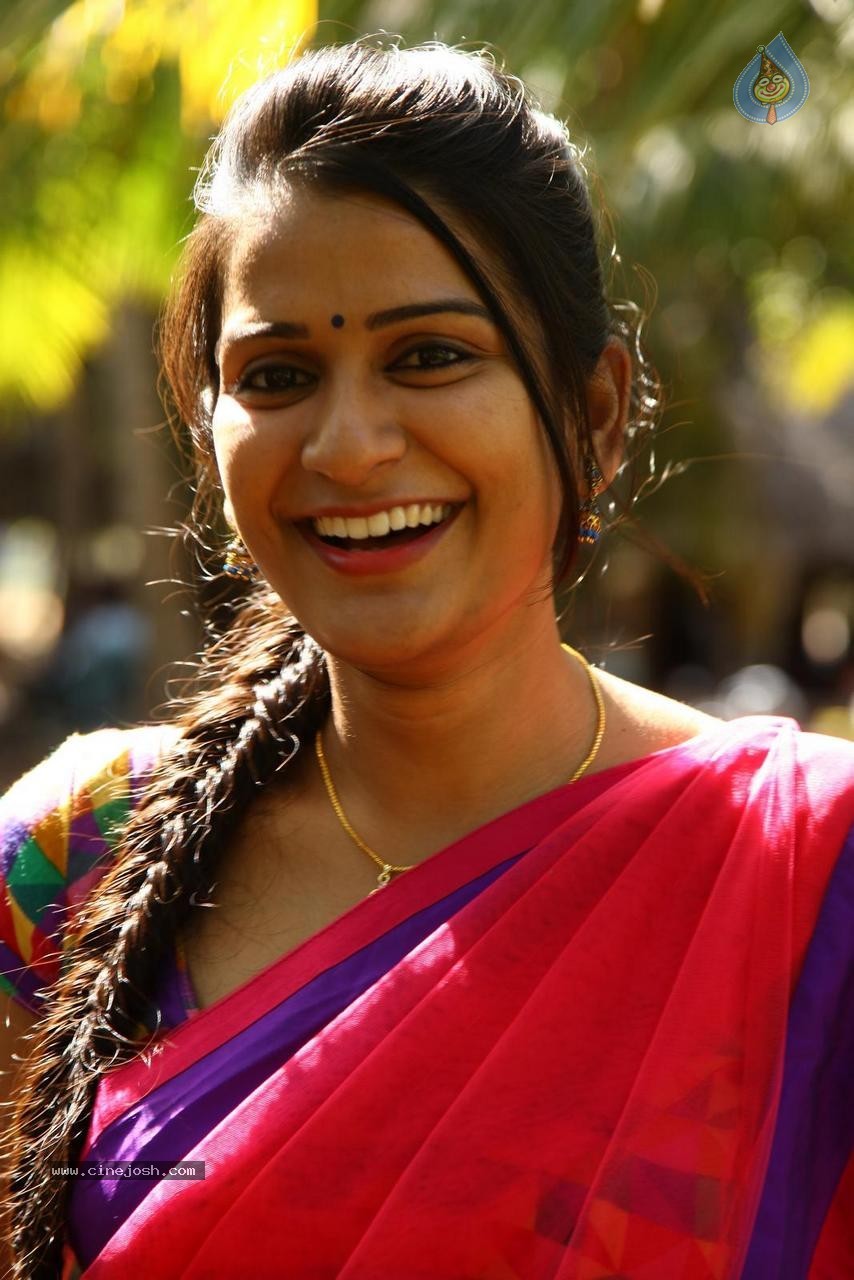 Sruthi Varma Latest Stills - 25 / 52 photos