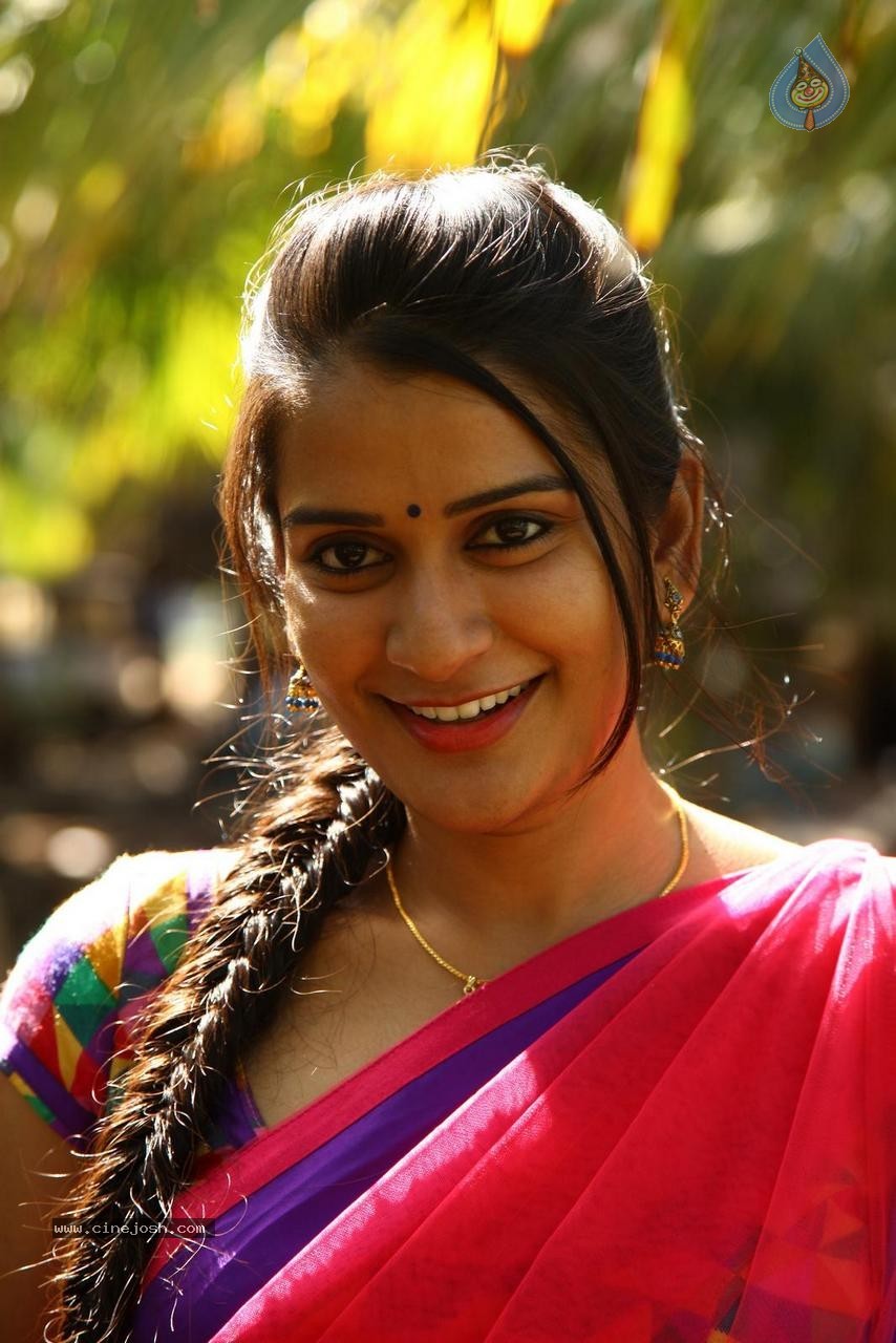 Sruthi Varma Latest Stills - 40 / 52 photos