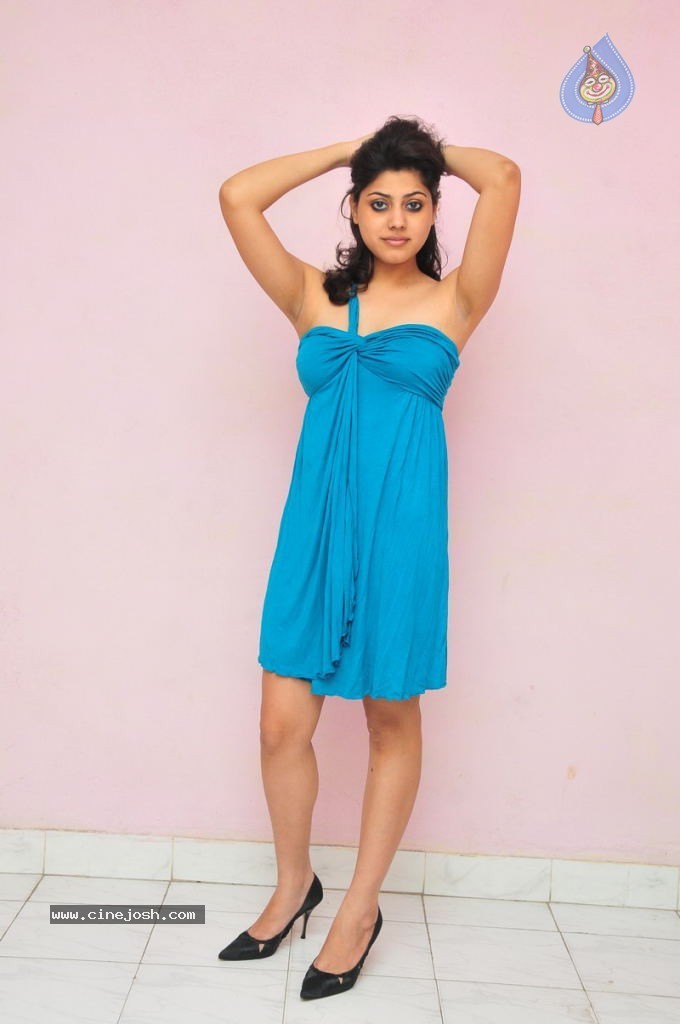 Suchita Singh Hot Stills - 47 / 76 photos