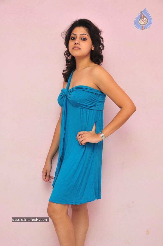 Suchita Singh Hot Stills - 65 / 76 photos