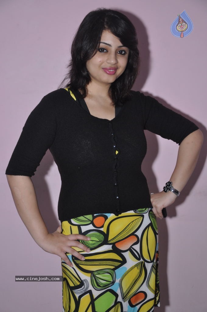 Suhani New Stills - 19 / 36 photos