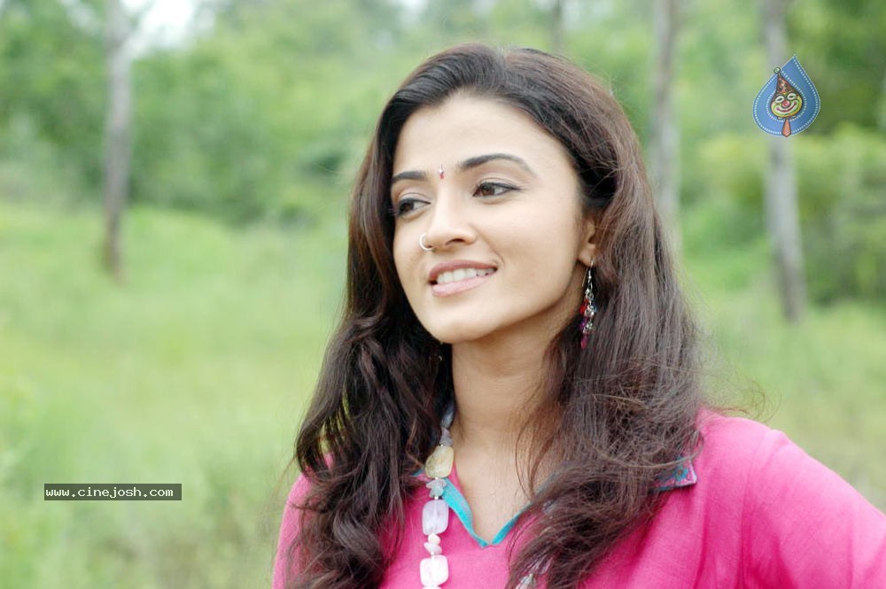 Suhasi In vaade kavali Movie Stills - 46 / 128 photos