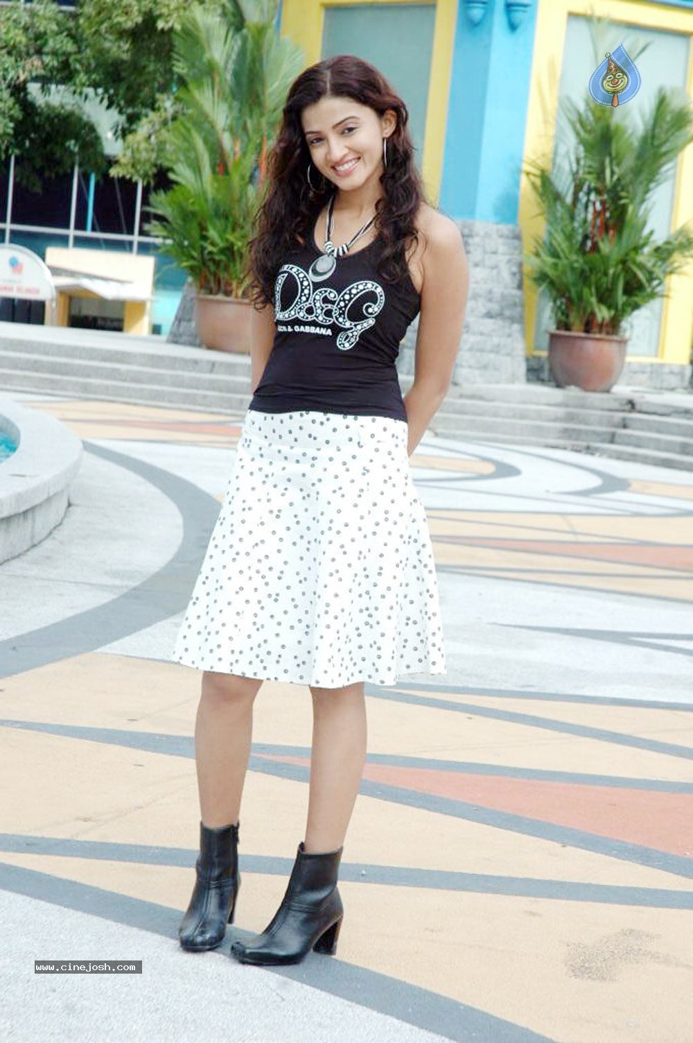 Suhasi In vaade kavali Movie Stills - 72 / 128 photos