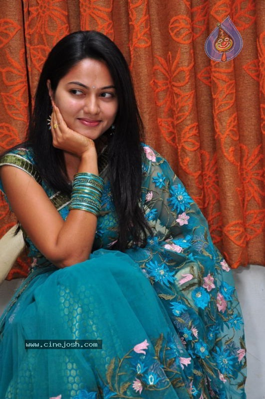 Suhasini New Stills - 21 / 27 photos
