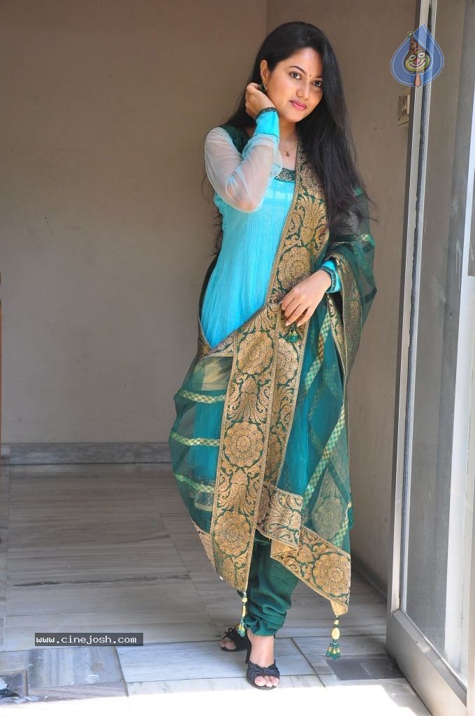 Suhasini New Stills - 25 / 75 photos