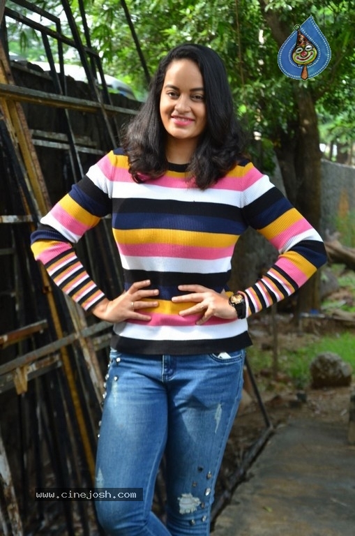 Suja Varunee Stills - 1 / 16 photos