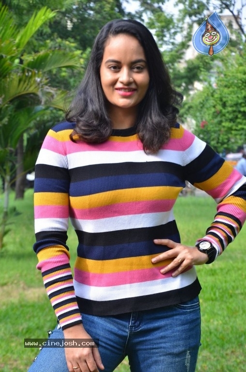 Suja Varunee Stills - 9 / 16 photos