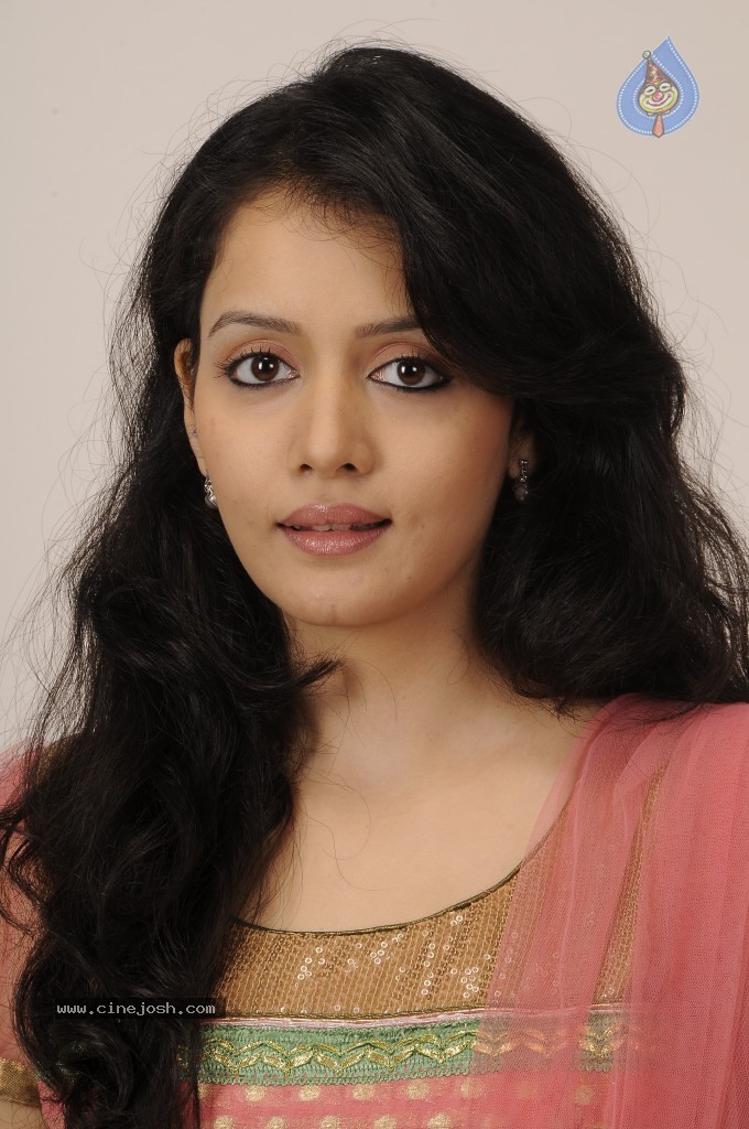 Sulagna New Stills - 79 / 89 photos