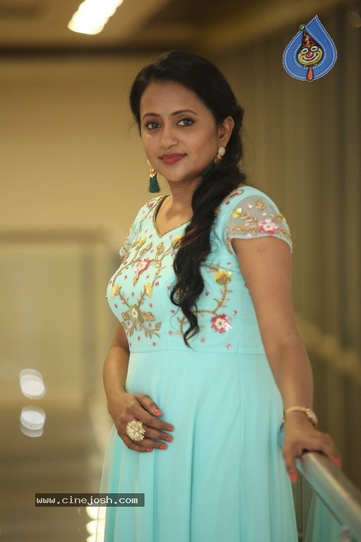 Suma Kanakala Pics - 4 / 12 photos