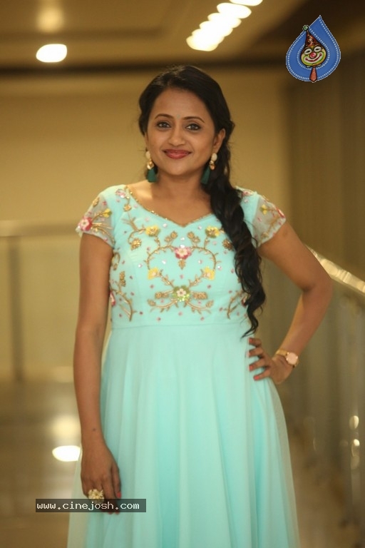 Suma Kanakala Pics - 10 / 12 photos