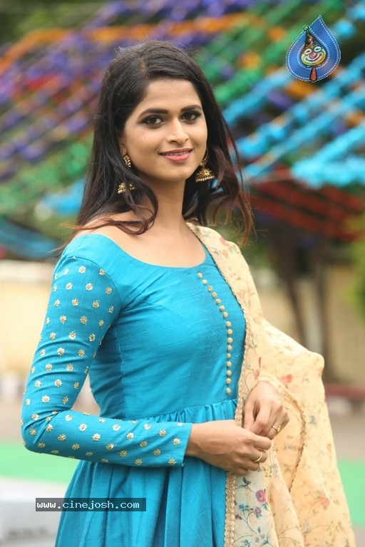 Suma Poojari Pics - 21 / 21 photos