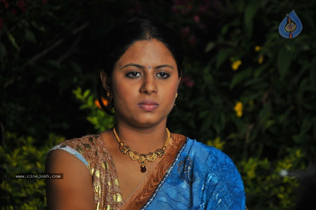 Sunakshi Hot Gallery - 1 / 111 photos