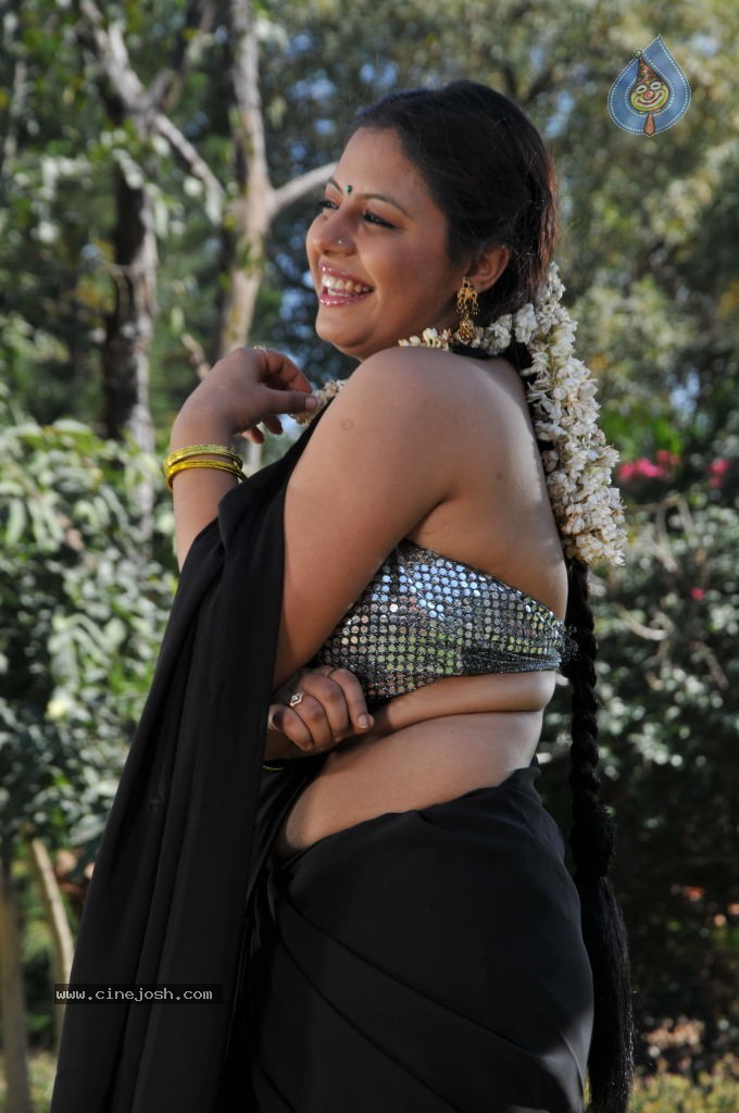 Sunakshi Hot Gallery - 26 / 111 photos