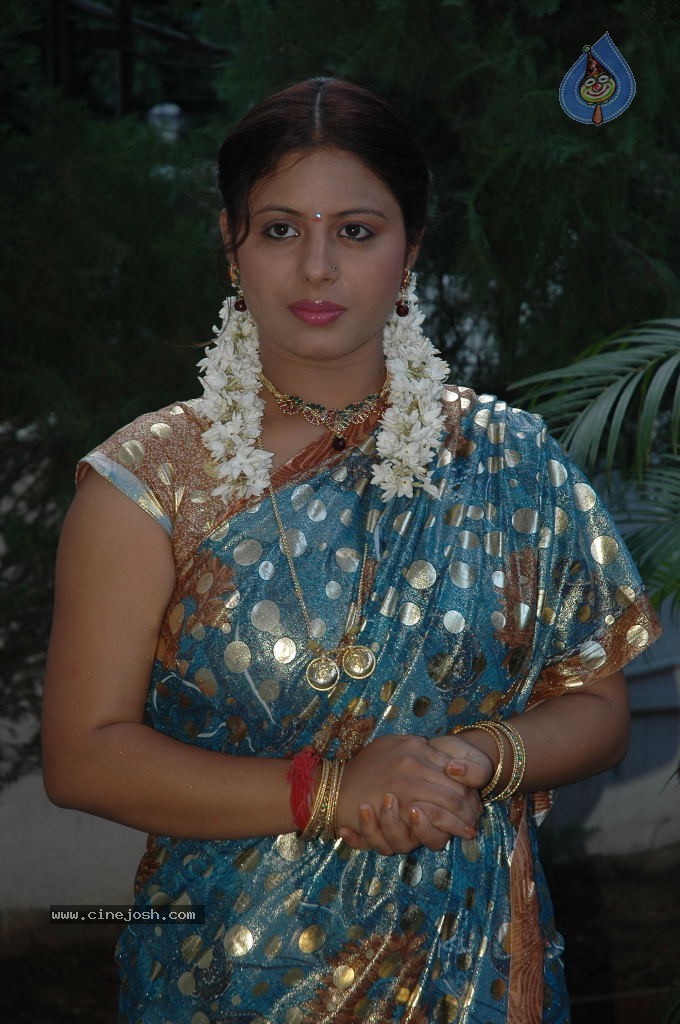 Sunakshi Hot Gallery - 68 / 111 photos