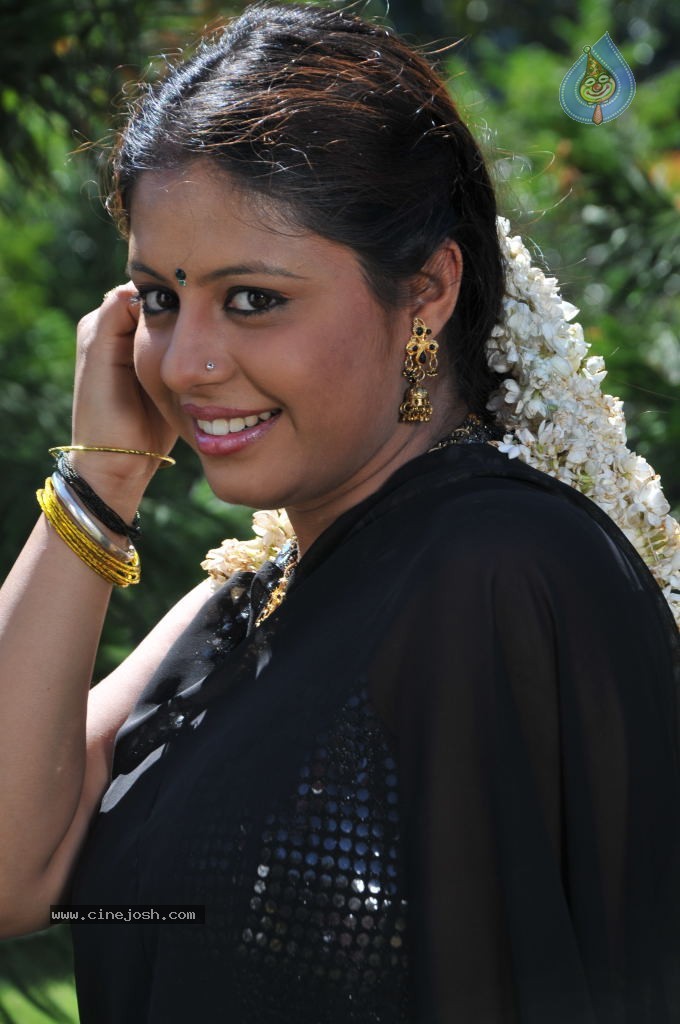 Sunakshi Hot Gallery - 71 / 111 photos