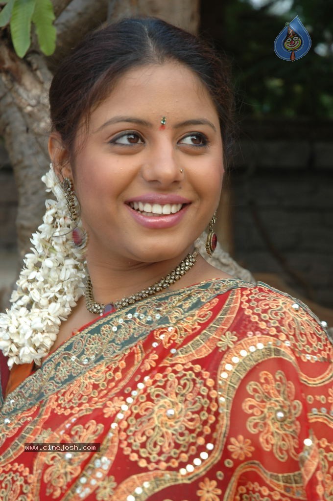 Sunakshi Hot Gallery - 109 / 111 photos