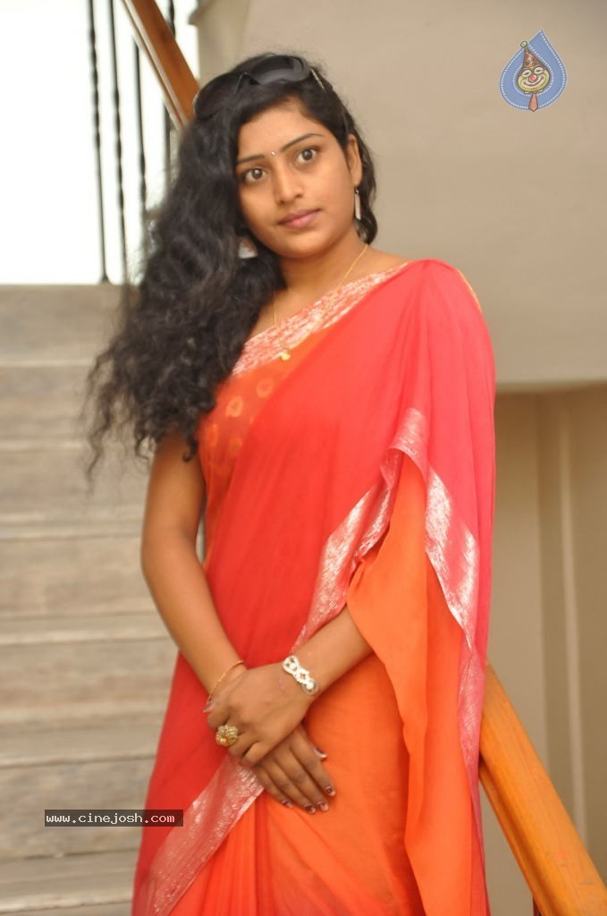 Suneetha Stills - 9 / 16 photos