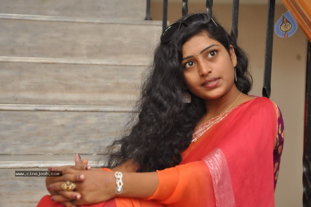 Suneetha Stills - 12 / 16 photos