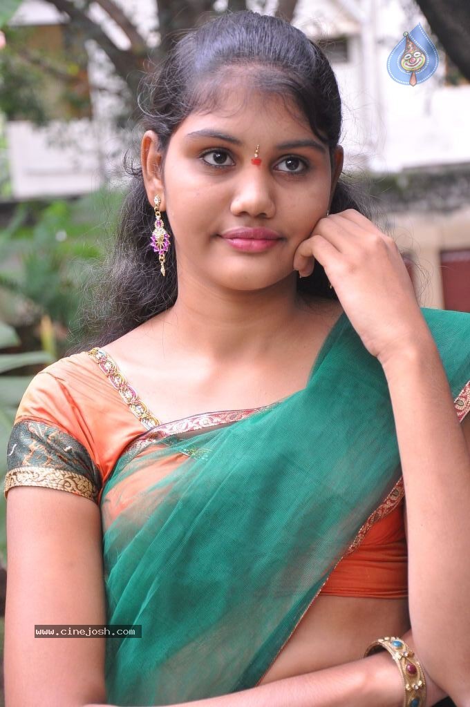 Sunitha Stills - 29 / 41 photos