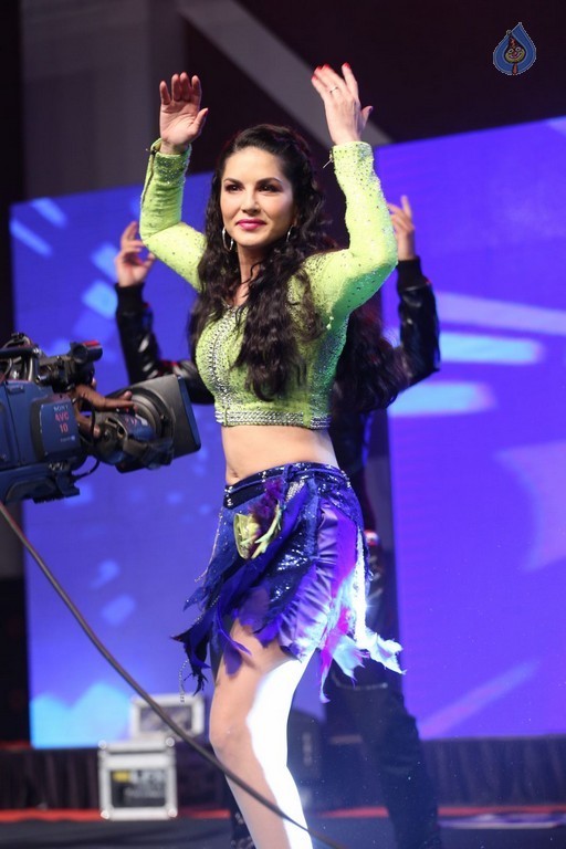 Sunny Leone Performance Photos at Rogue Audio Launch - 18 / 53 photos
