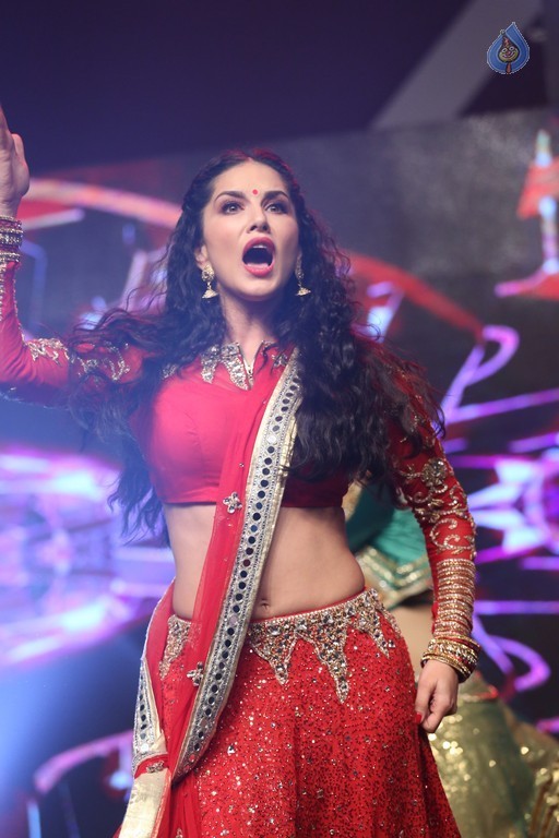 Sunny Leone at Rogue Audio Launch - 10 / 80 photos