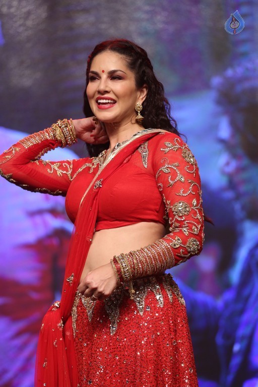 Sunny Leone at Rogue Audio Launch - 20 / 80 photos