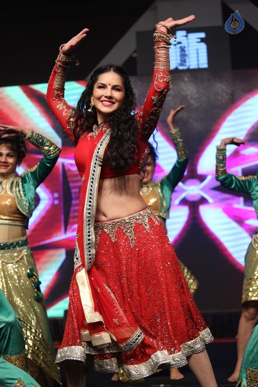 Sunny Leone at Rogue Audio Launch - 36 / 80 photos